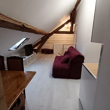 En Brie, Centre Ville, Superbe Apartment