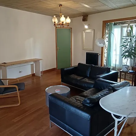 En Brie, Centre Ville, Superbe Apartment